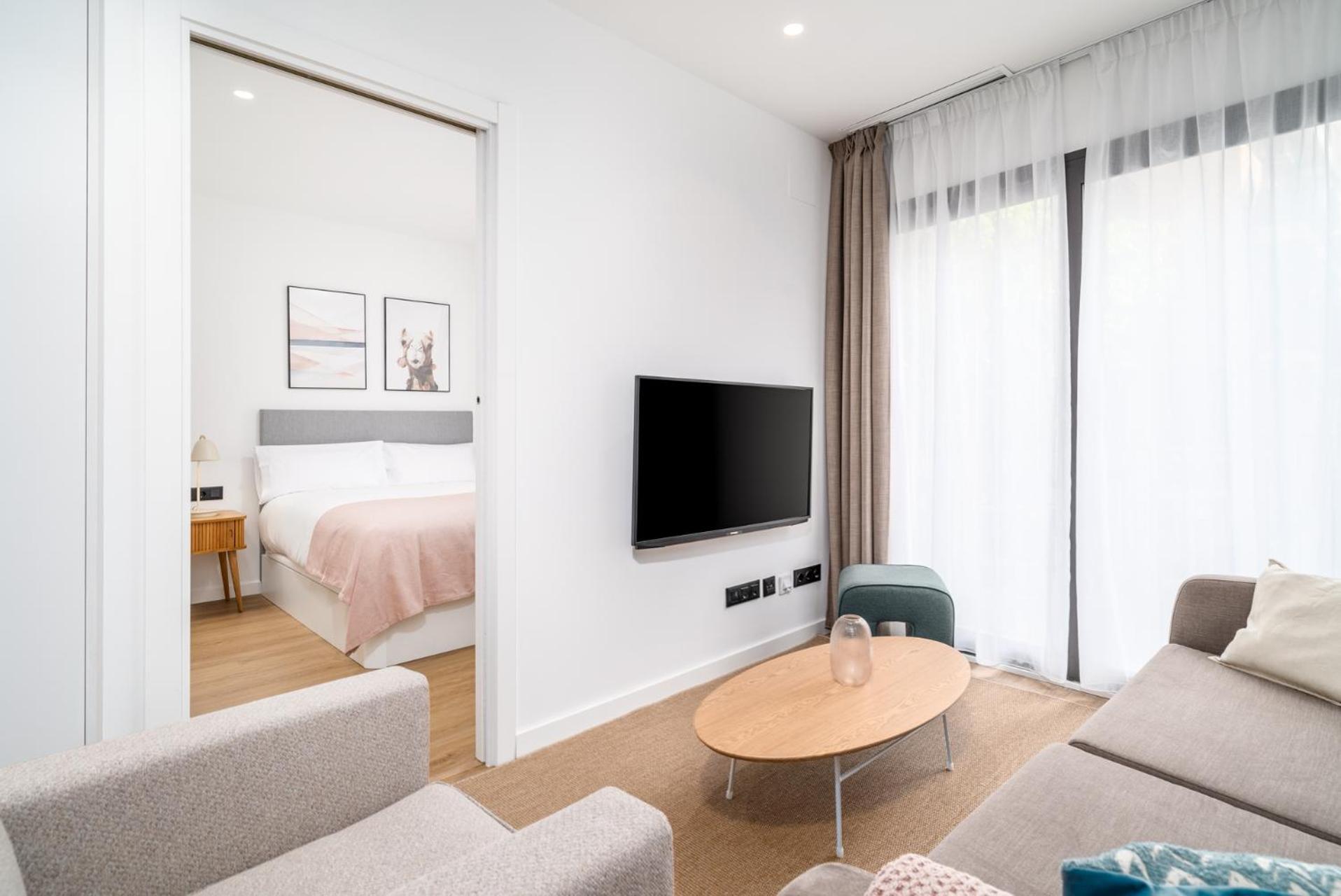 Limehome Barcelona Placa Pirineus L’Hospitalet de Llobregat Exterior foto